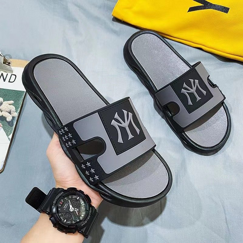 Casual and Outdoor Men s Slippers