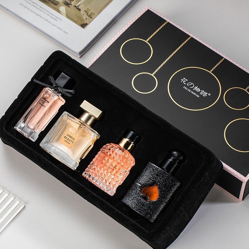 Monogatari Women's Perfume set Gift Box
